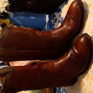 Vulcan man's boots but fits a size 9 women